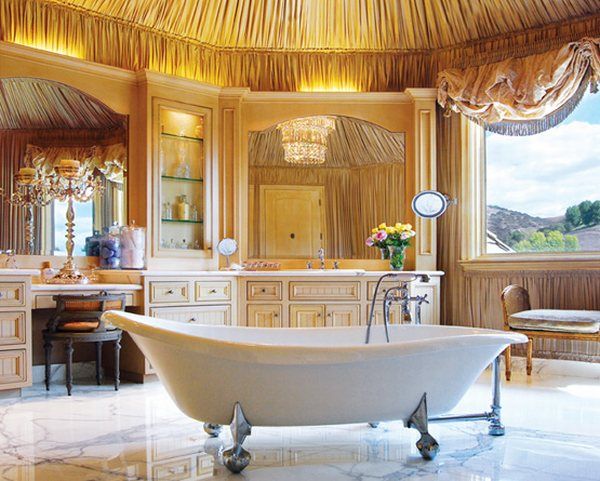 аристократична неокласическа баня с ретро вана